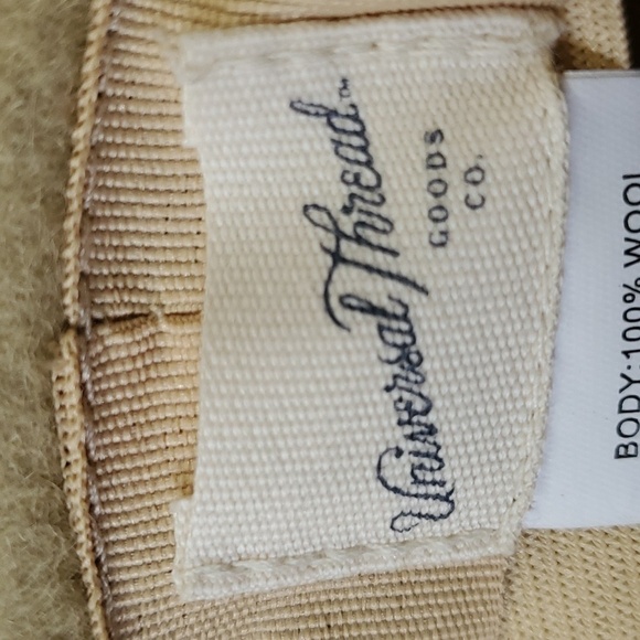 Wool hat, cream color with brown strap. By Universal Thread. Very good condition - Picture 5 of 13